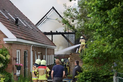 Schuur uitgebrand aan de Dijklaan in Oldemarkt