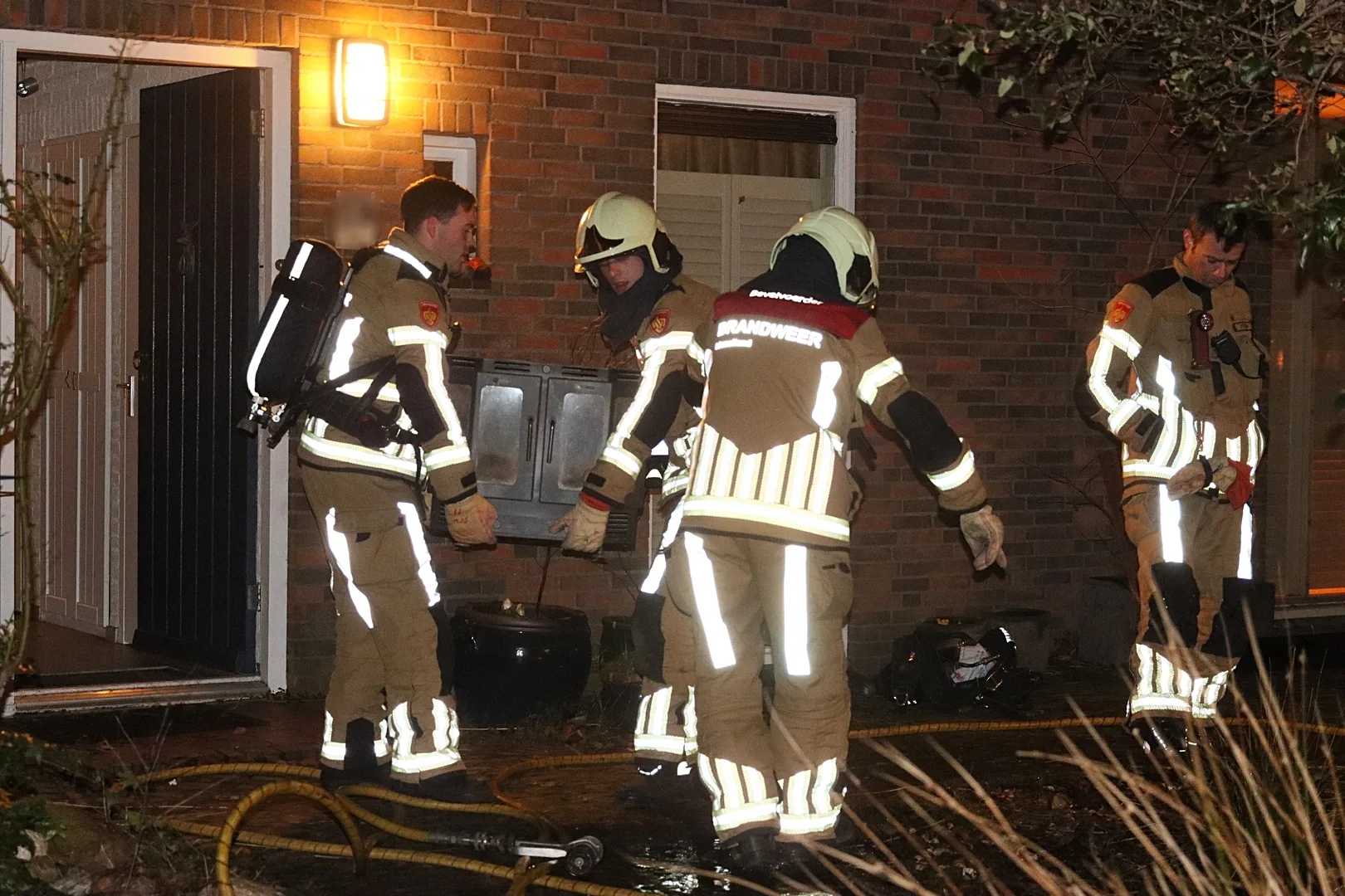 Schouw vat vlam in woning aan de Nieuwe Gagels in Steenwijk