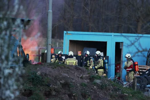 Brand in bijgebouw in Uffelte, blijkt afvalbrand