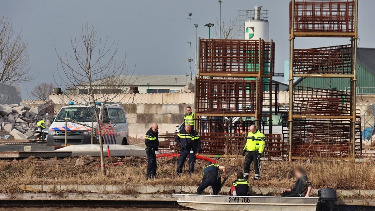 Zoektocht stoffelijk overschot blijkt drijvende pop