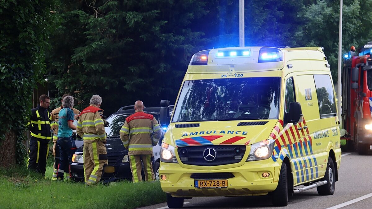 Brandweer Kuinre gealarmeerd voor verkeersongeval op de Slijkenburgerdijk