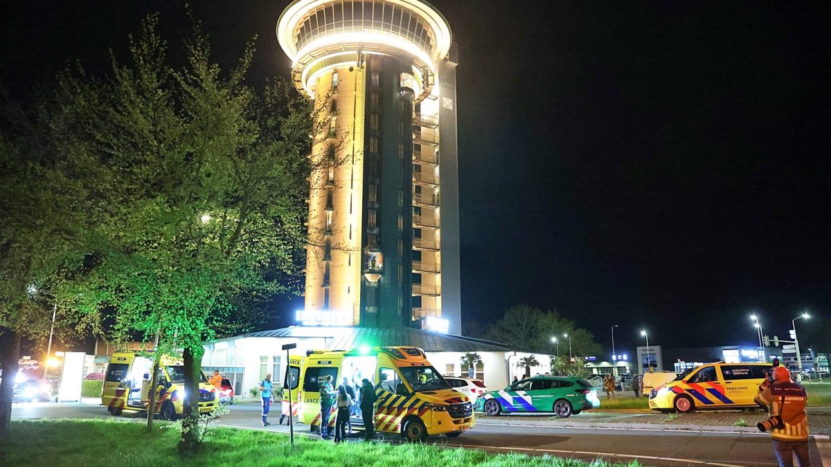 Brand in hotelkamer op de achtste verdieping aan de Lichtmisweg in Zwolle