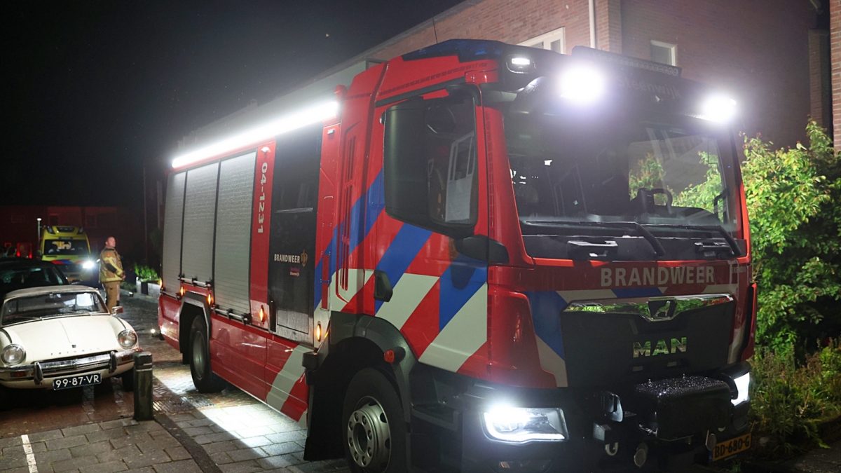 Brandweer controleert op koolmonoxide in woning aan de Kerkwoerthe in Steenwijkerwold